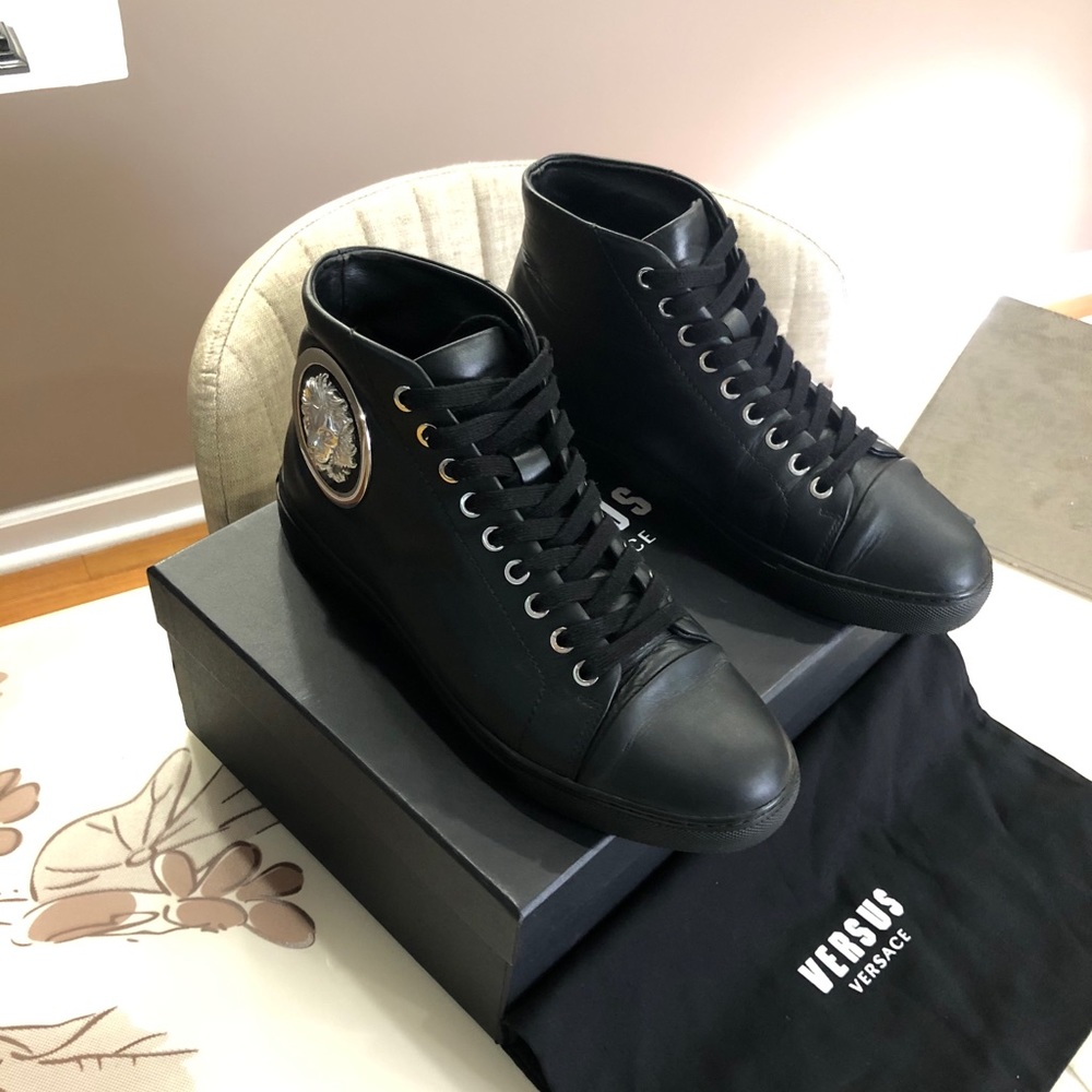 Versus Versace lion embellishment black high-tops